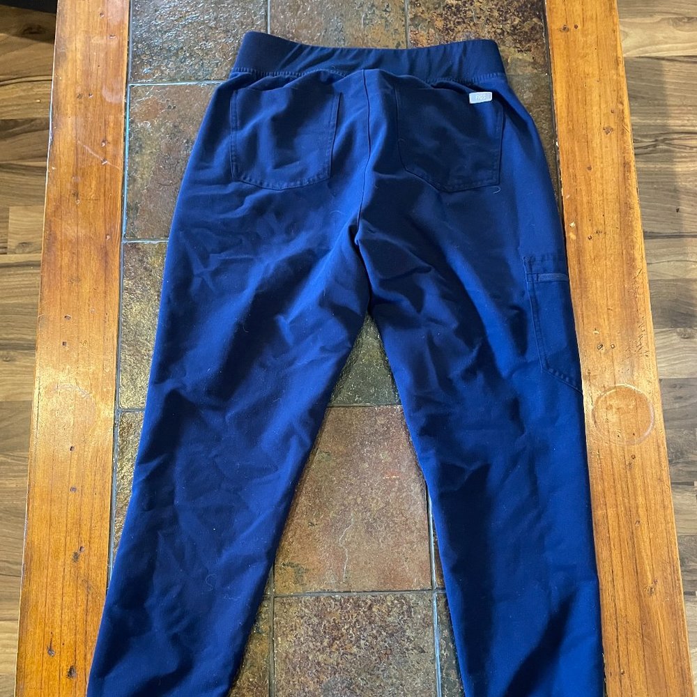 Figs Scrubs - Women's Zamora Jogger Scrubs - Size Small - Navy color